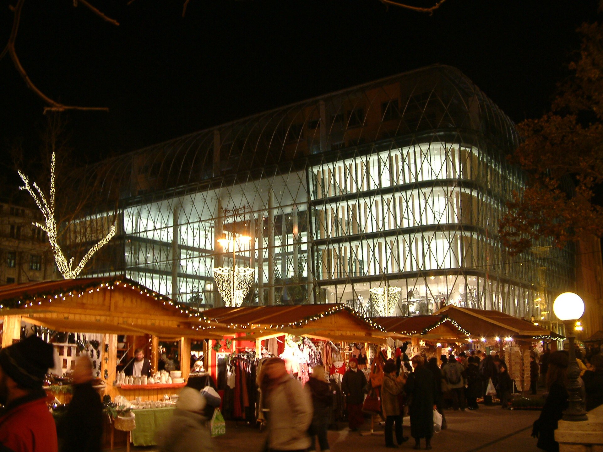 Christmas market at Vörösmarty Square, Budapest