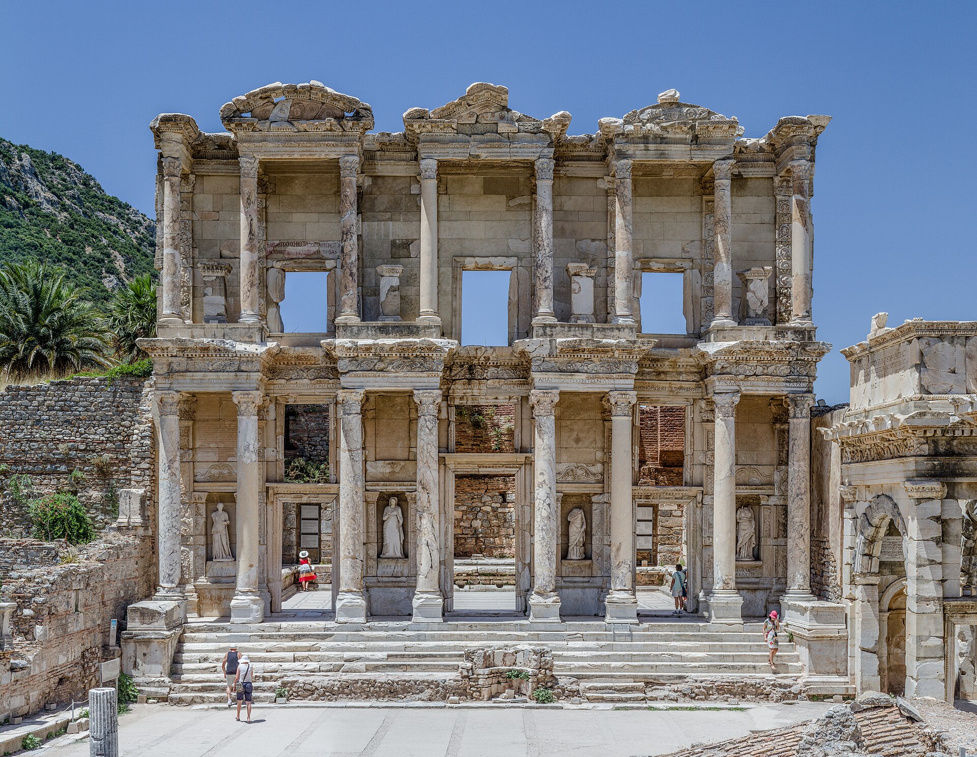 lh-ephesus Σμύρνη – Έφεσος – Αϊβαλί